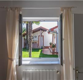 4 Bedroom Villa with Pool and Annex near Porec, Sleeps 8